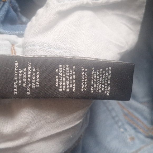 Kendall+Kylie The Icon Short, Size 24 - Picture 9 of 9